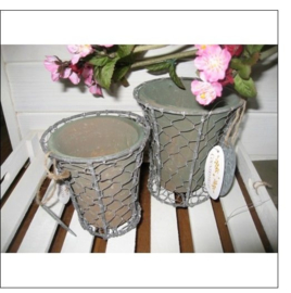 TERRA COTTA POT MET GAAS hoog 14,5 CM 3 stuks