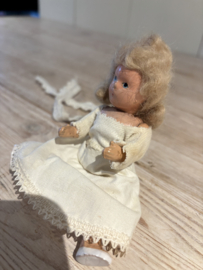 Oud papier-mache popje