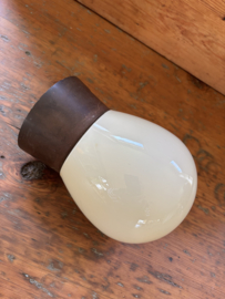 Crème plafondlamp met bakkelieten ring