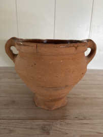 Oude steengoed pot