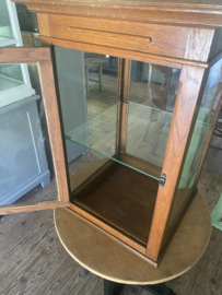 Oude orginele vitrine.