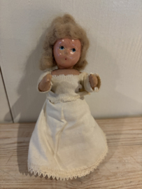 Oud papier-mache popje