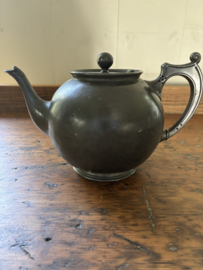 Antieke tinnen theepot