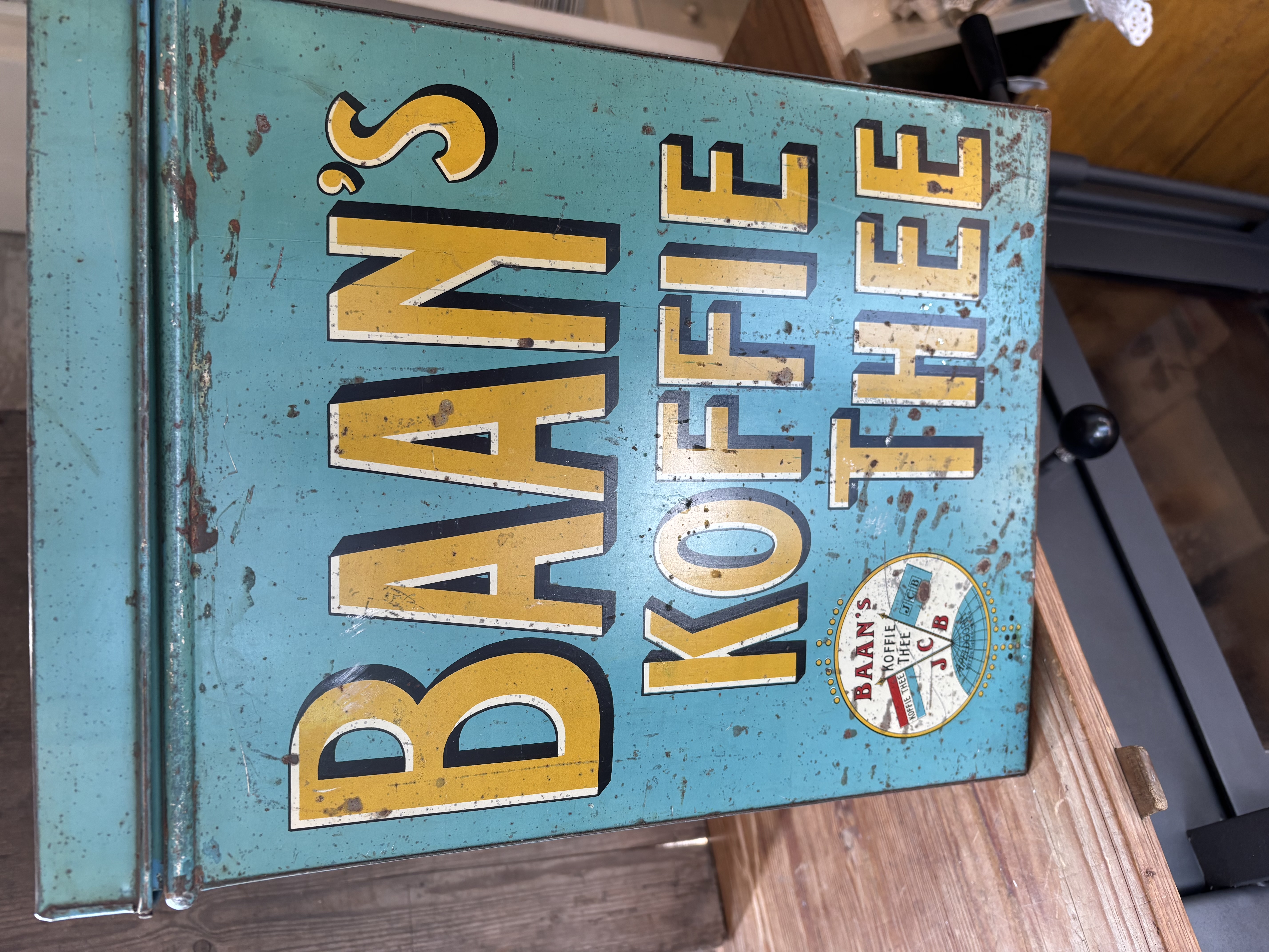 (Verkocht)Baan’s koffie en thee blik Apeldoorn