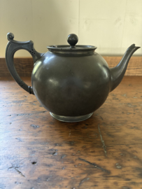 Antieke tinnen theepot