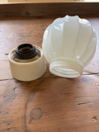 Witte plafondlamp jaren 50