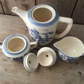 Drie delig blauw servies