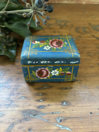 Prachtig doosje met bloemen