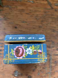 Prachtig doosje met bloemen