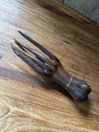 (Verkocht)Sierlijk Uitgesneden hand