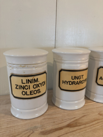 Vier apothekers potten