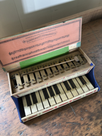Kinderpiano met klokkenspel