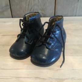 Kleine leren blauwe schoentjes