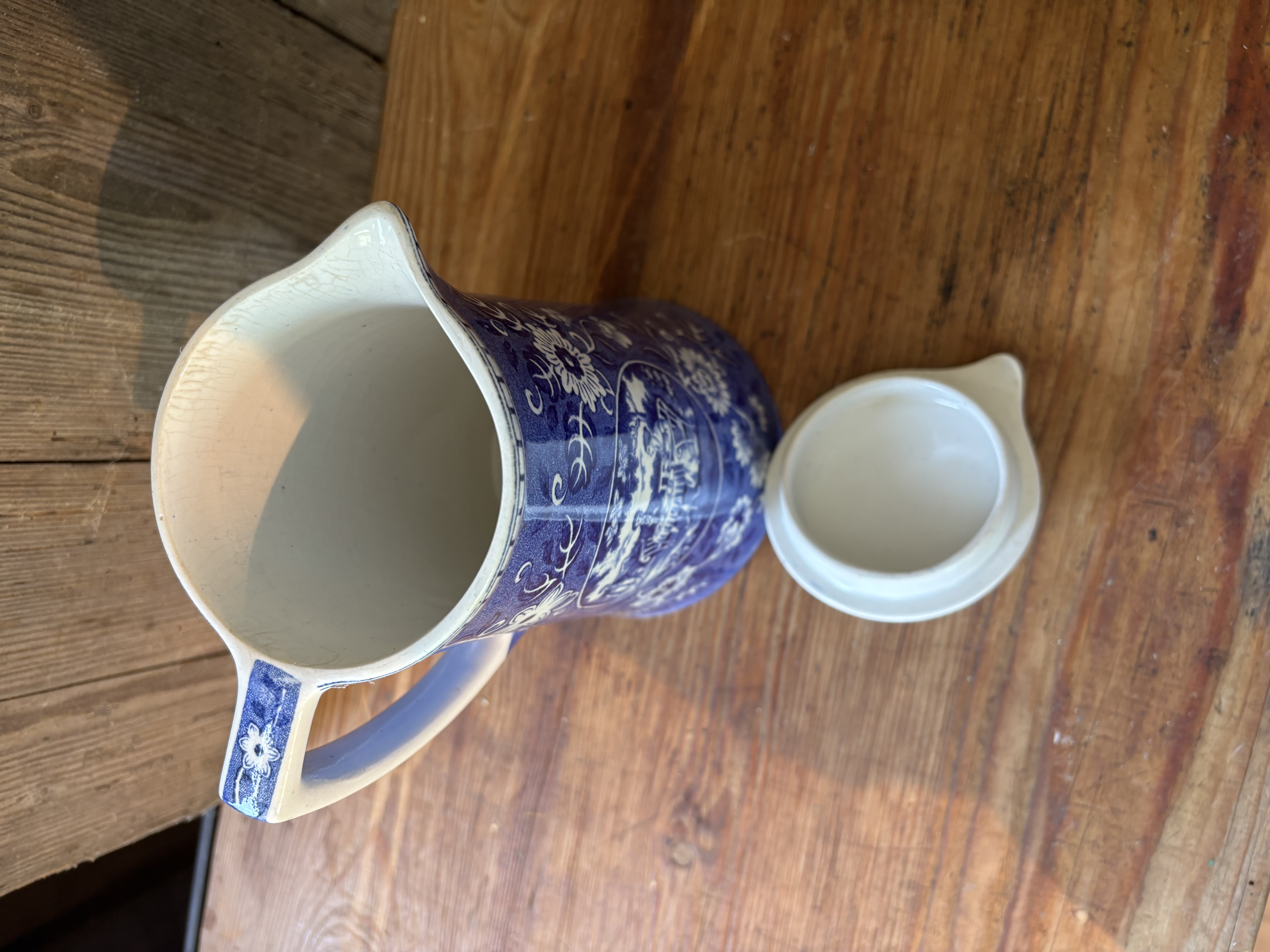 Teadrinker kan met deksel