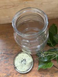 (Verkocht)Glas pot  met blikken deksel