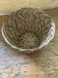 Vintage rieten gevlochten bloempot