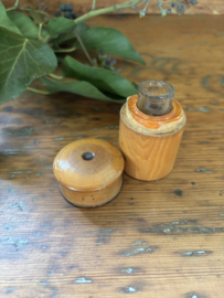 Prachtig houten doosje met glazen binnenpotje