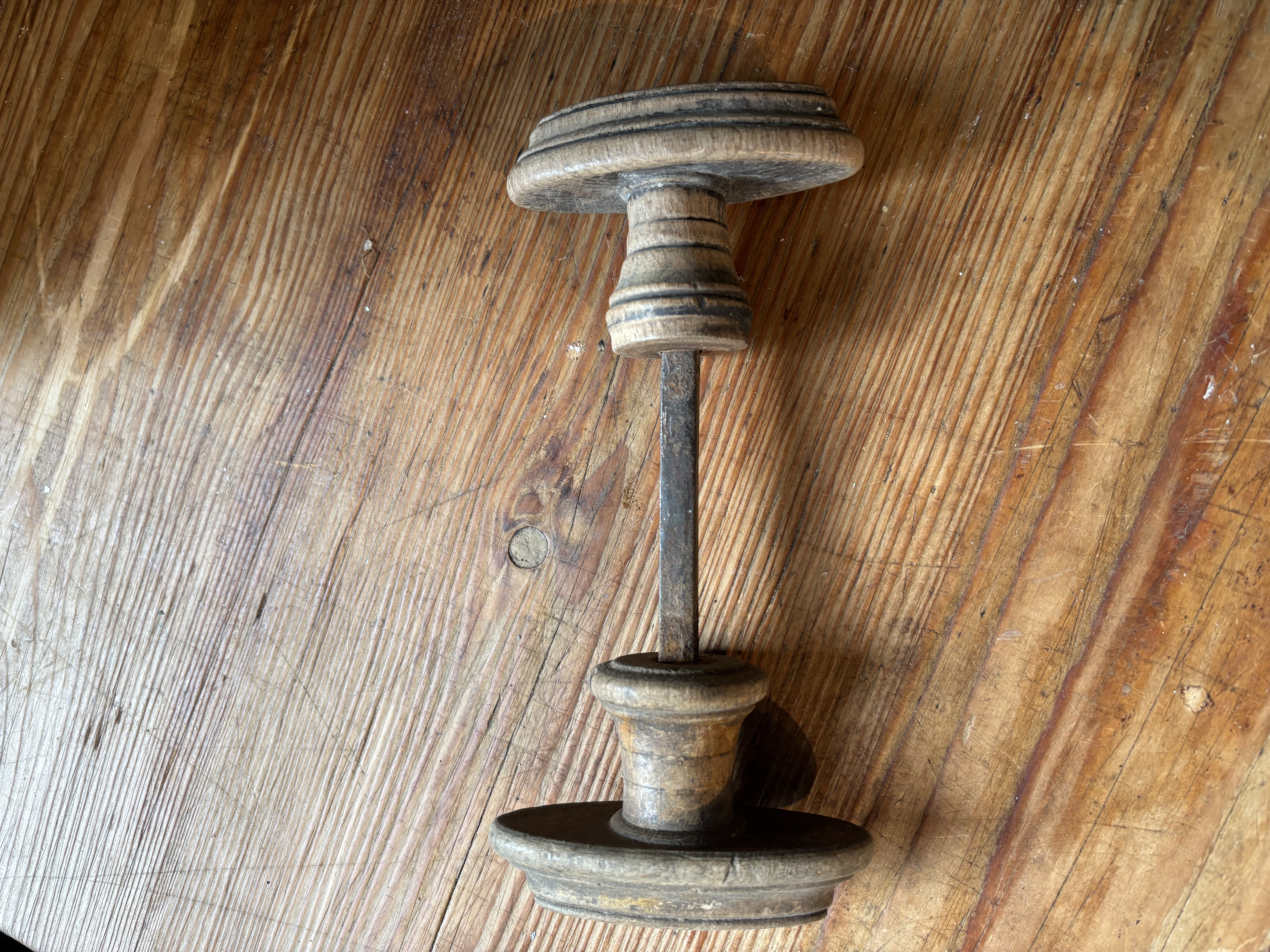 Houten dubbele knop nr 1