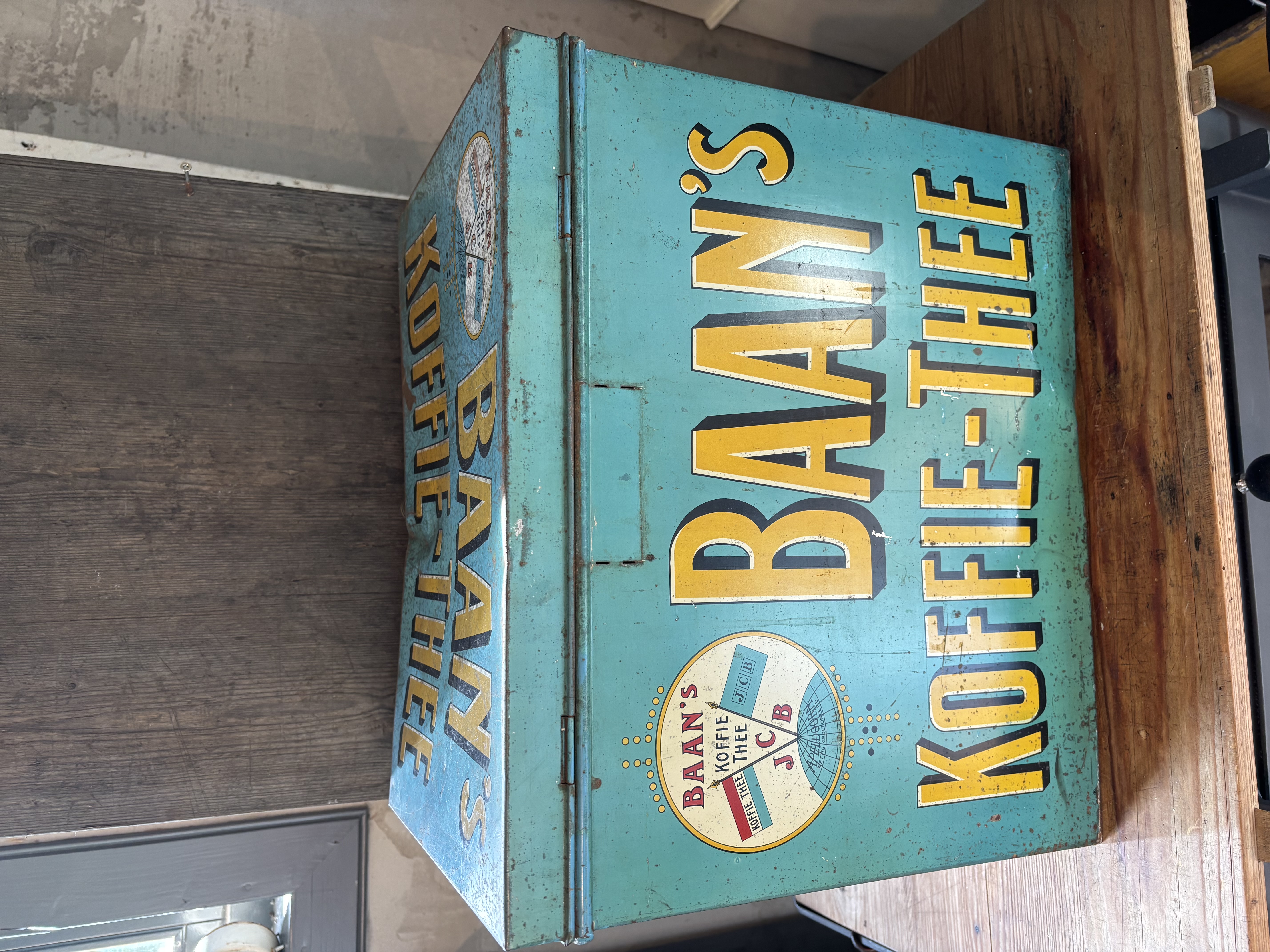 (Verkocht)Baan’s koffie en thee blik Apeldoorn