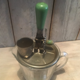 Glazen mengkan met klopper