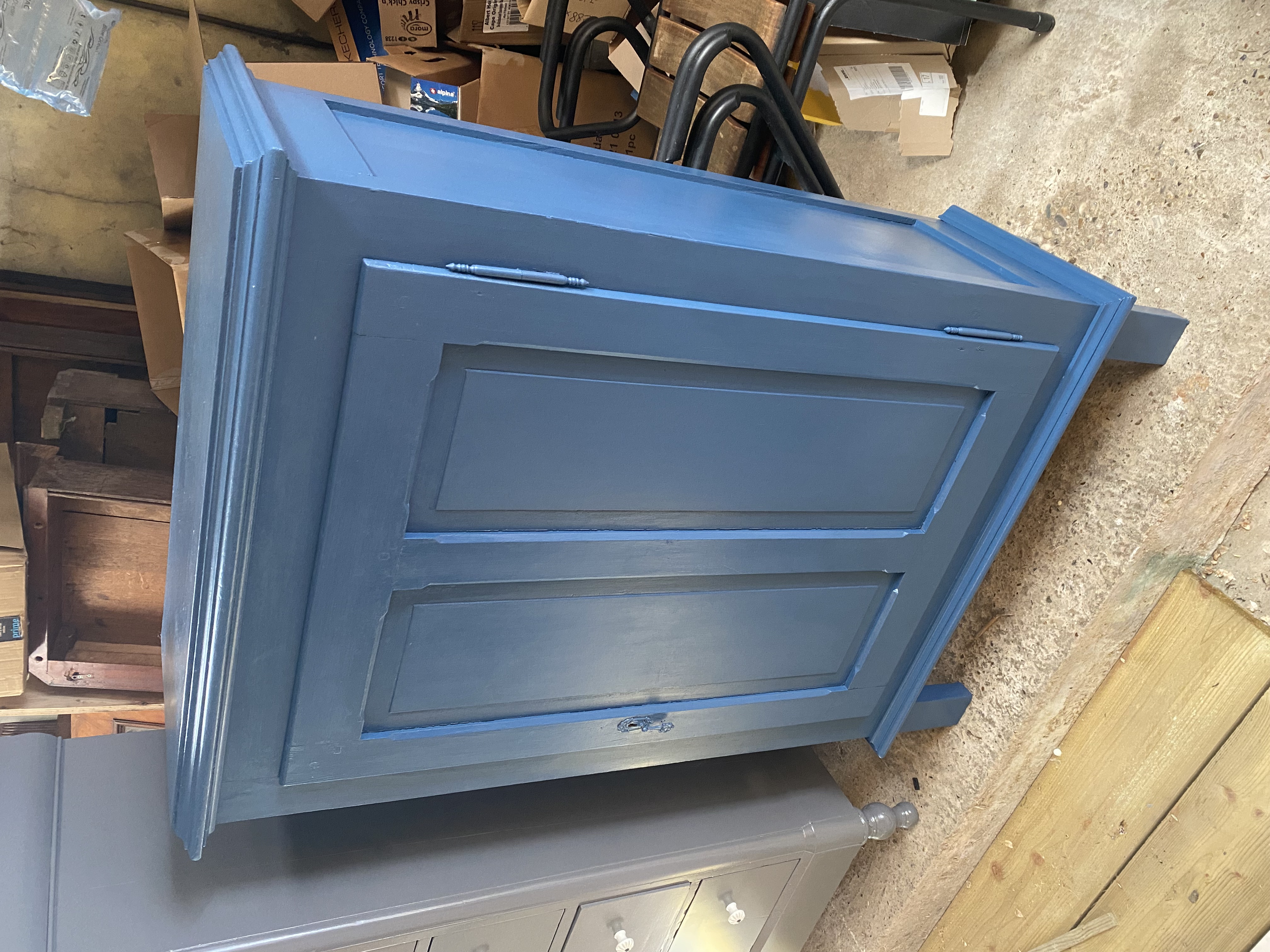 Boerenblauwe eendeurskast