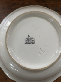Witte P.Regout schaal