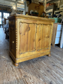 Orgineel vader en moeder kastje.