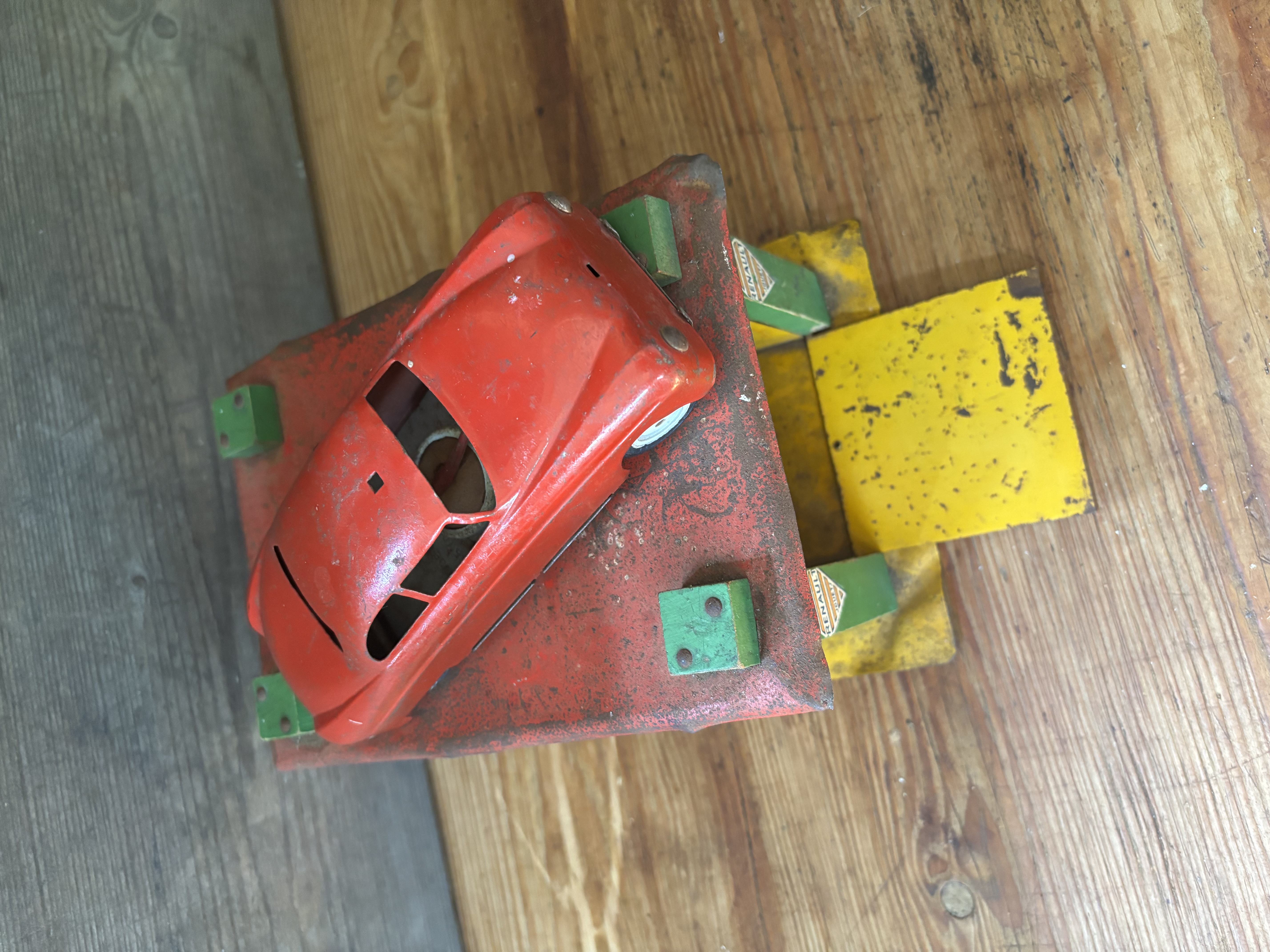 Blikken Renault garage