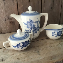 Drie delig blauw servies