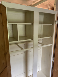 Witte brocante houten lockerkast