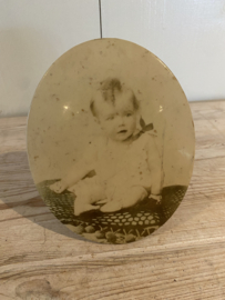 Antieke oude baby foto van blik