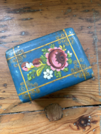 Prachtig doosje met bloemen