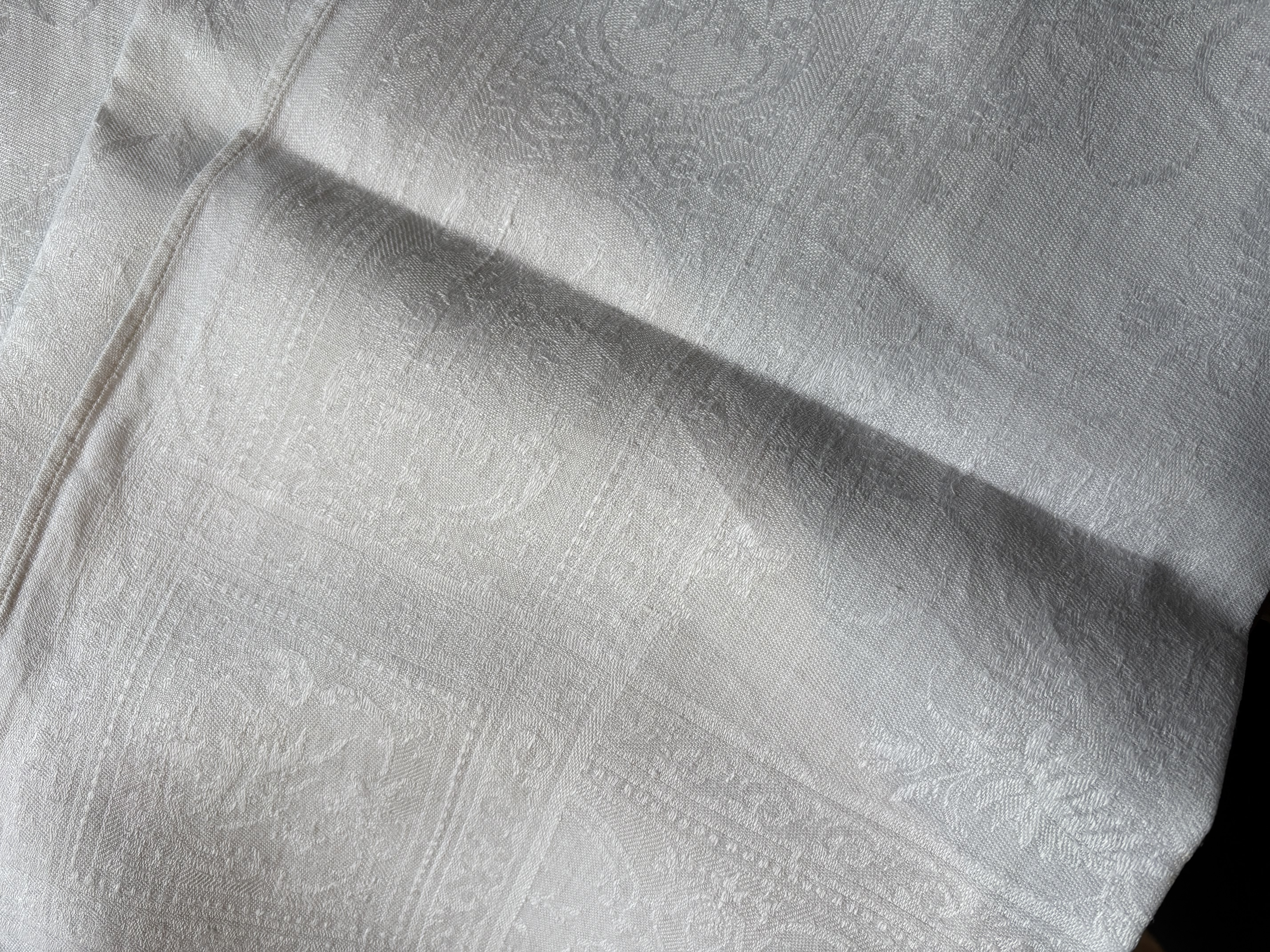 (Verkocht)Damasten servet,glazendoek,kleedjes gelijk met monogram