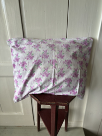 Sloop wit met lila bloemen