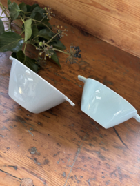 Twee schaaltjes jaren 50