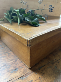 Oude houten opbergdoos