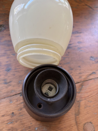 Crème plafondlamp met bakkelieten ring