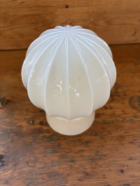 Witte plafondlamp jaren 50