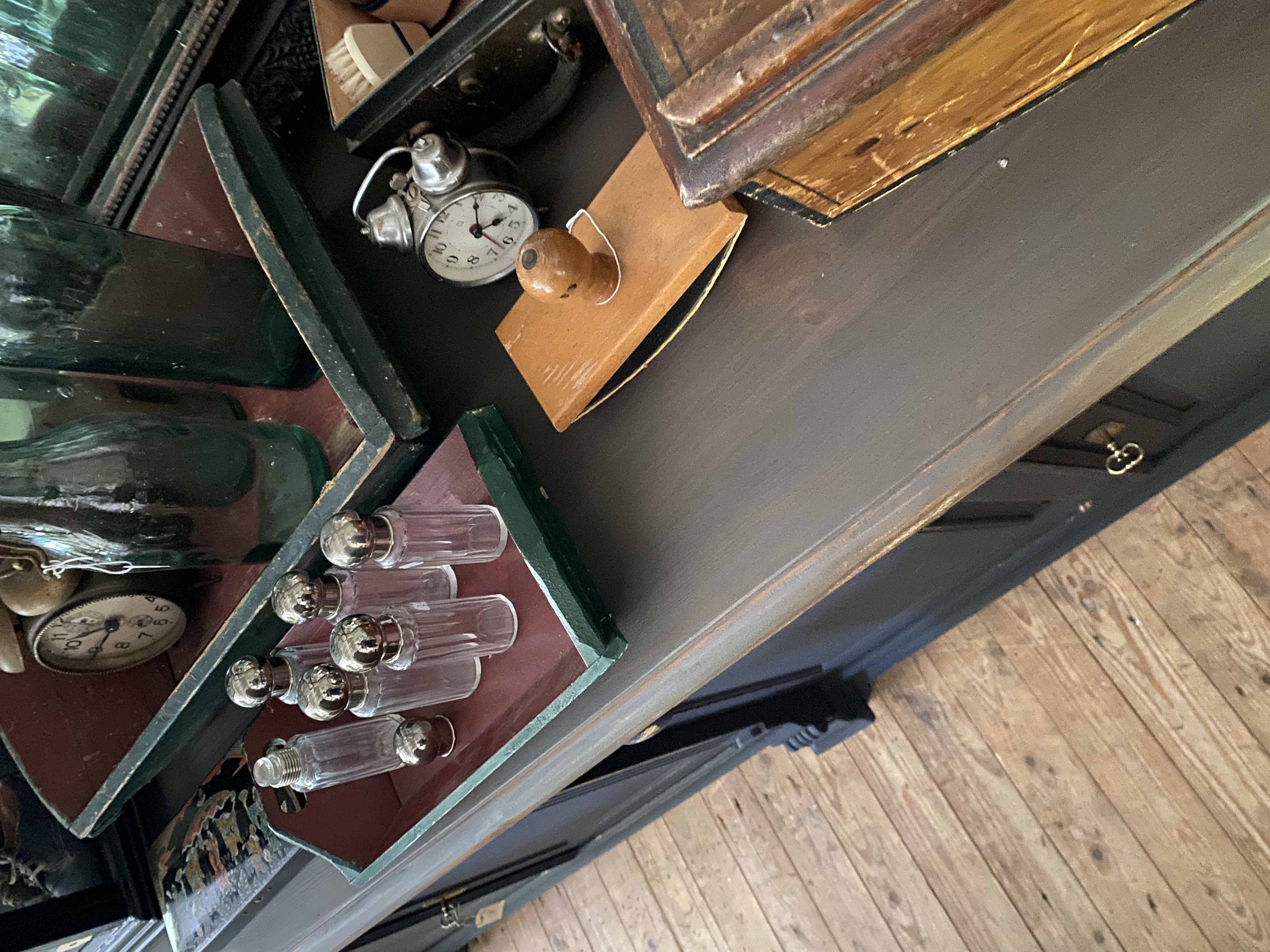 Zwart 4 deuren, en 4 laden dressoir