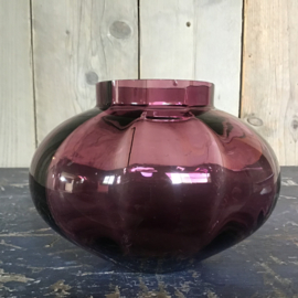 Mooie aubergine kleur vaas