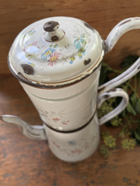 Grote koffiepot met opstand