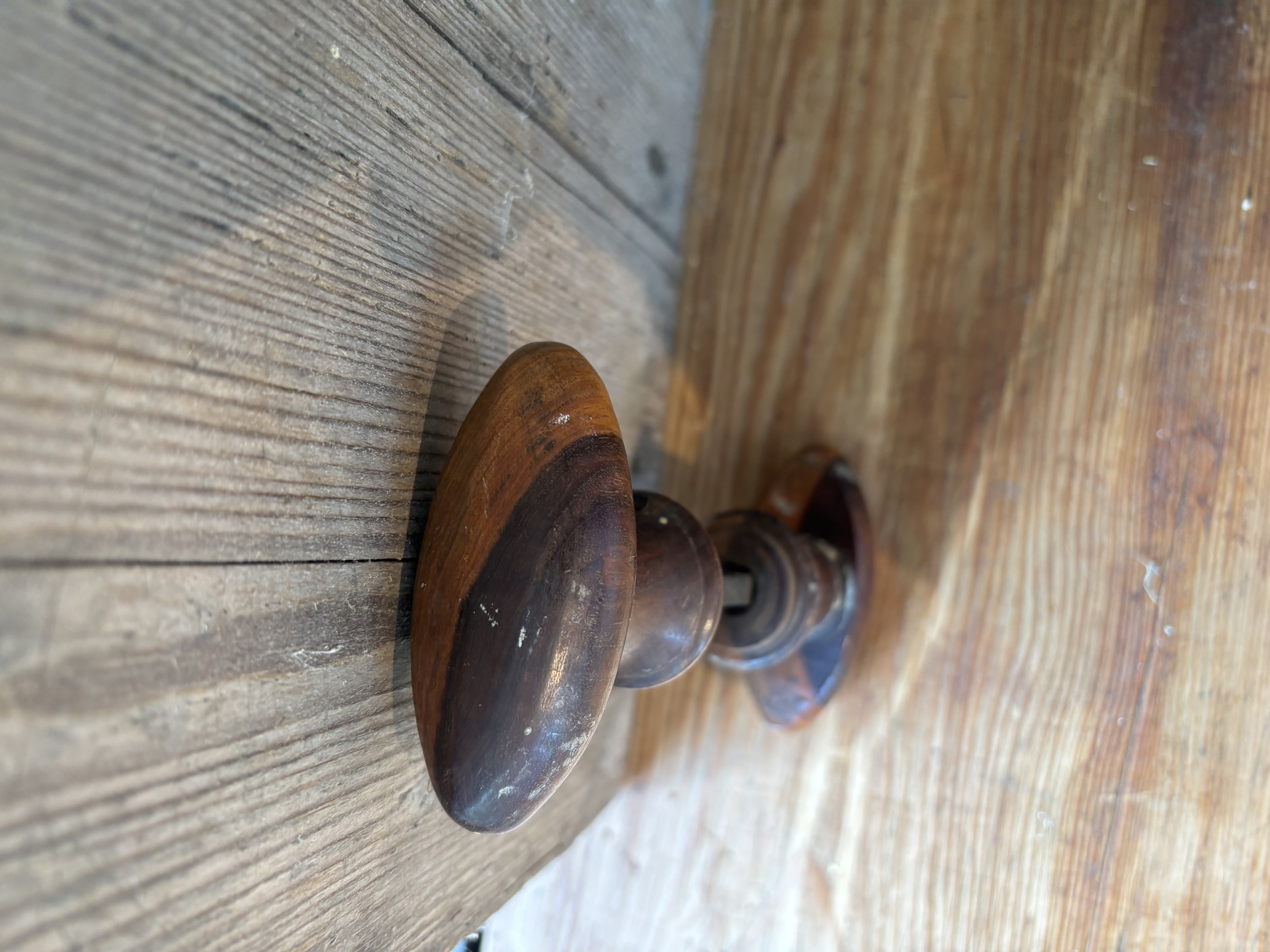 Houten dubbele knop nr 5