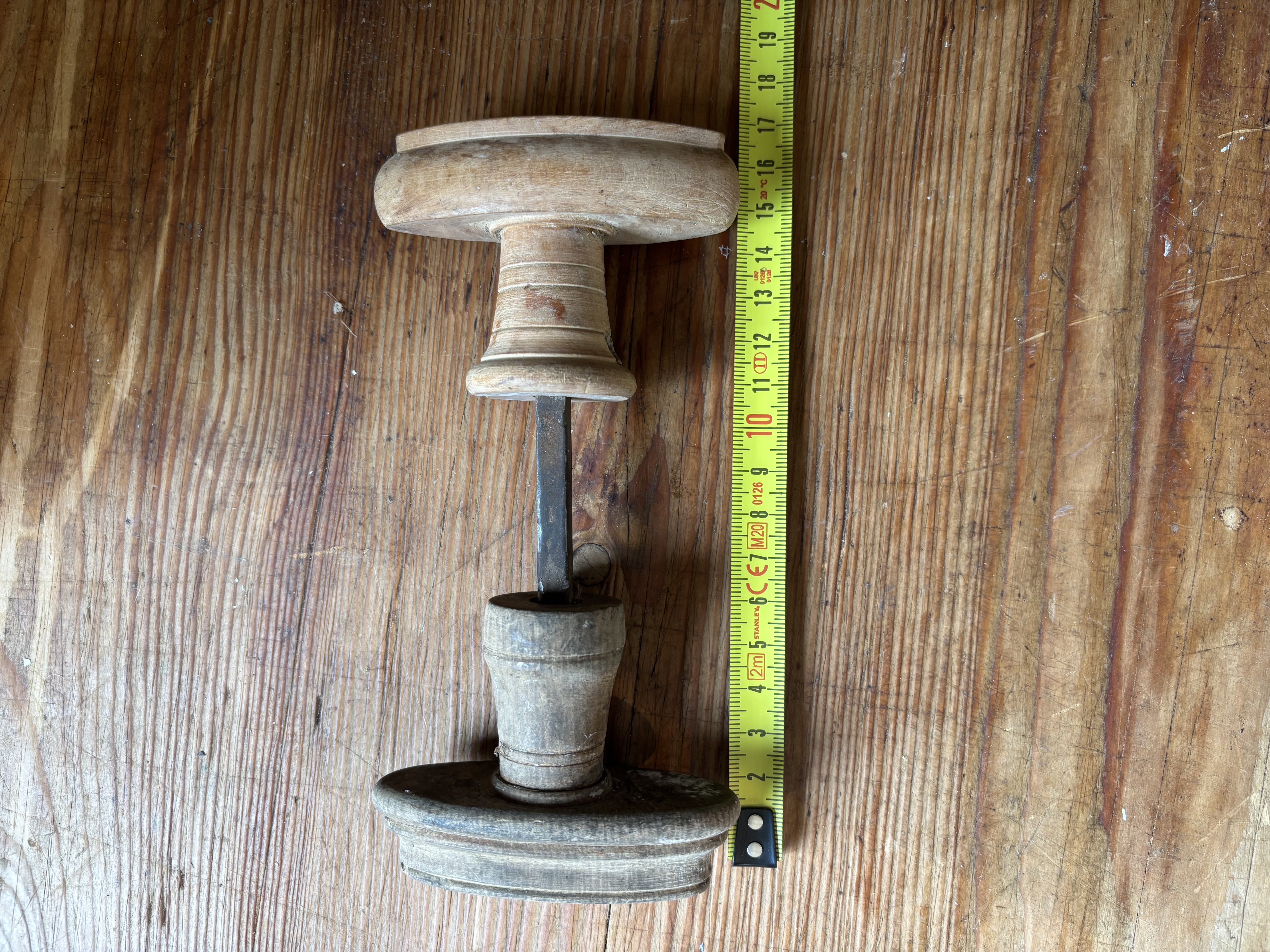 Dubbele houten knop nr 4