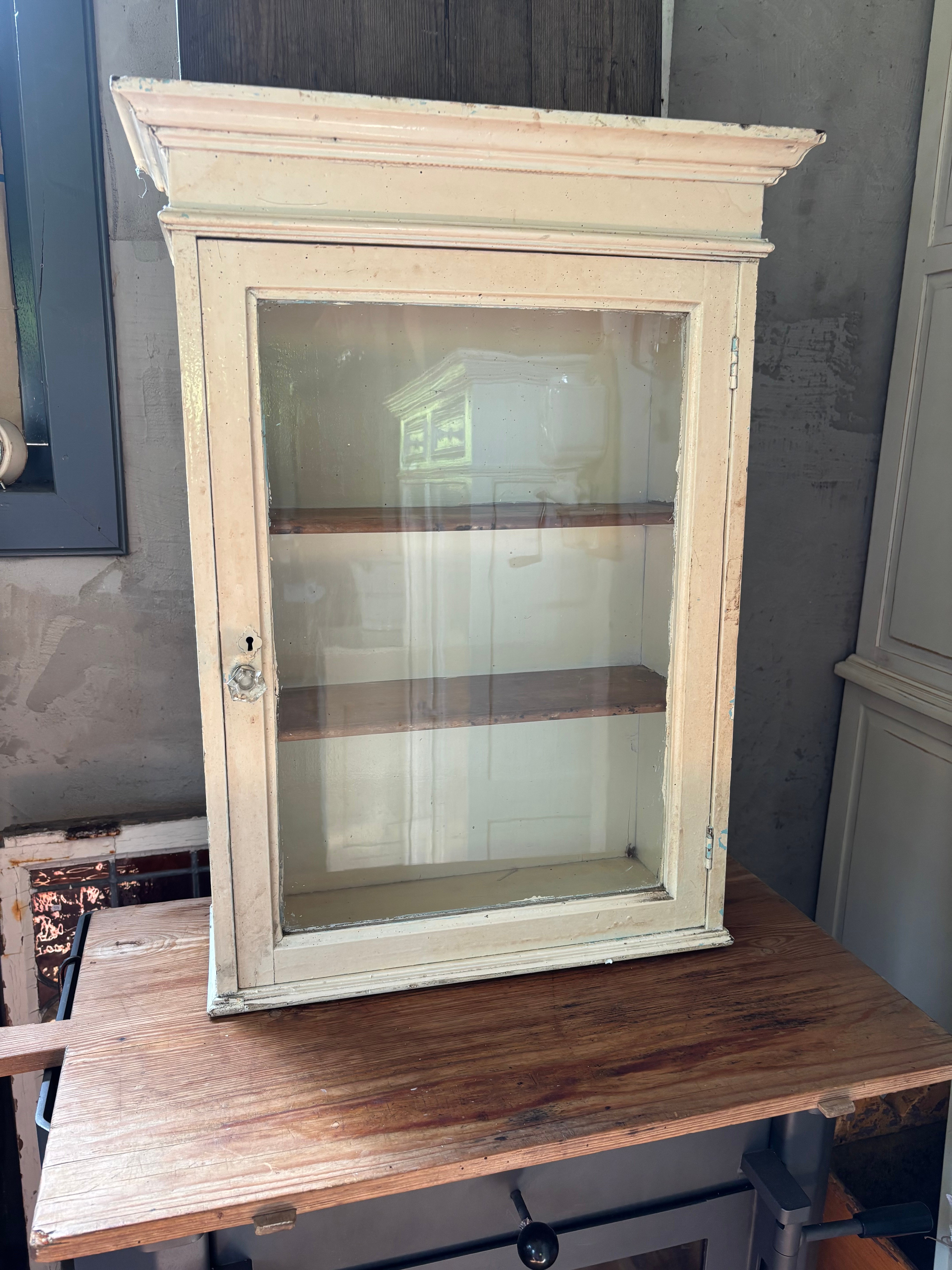 Klein vitrine kastje