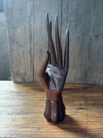 (Verkocht)Sierlijk Uitgesneden hand