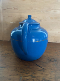 Blauwe grote chocolade ketel