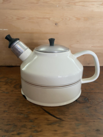 Crème kleurige fluitketel