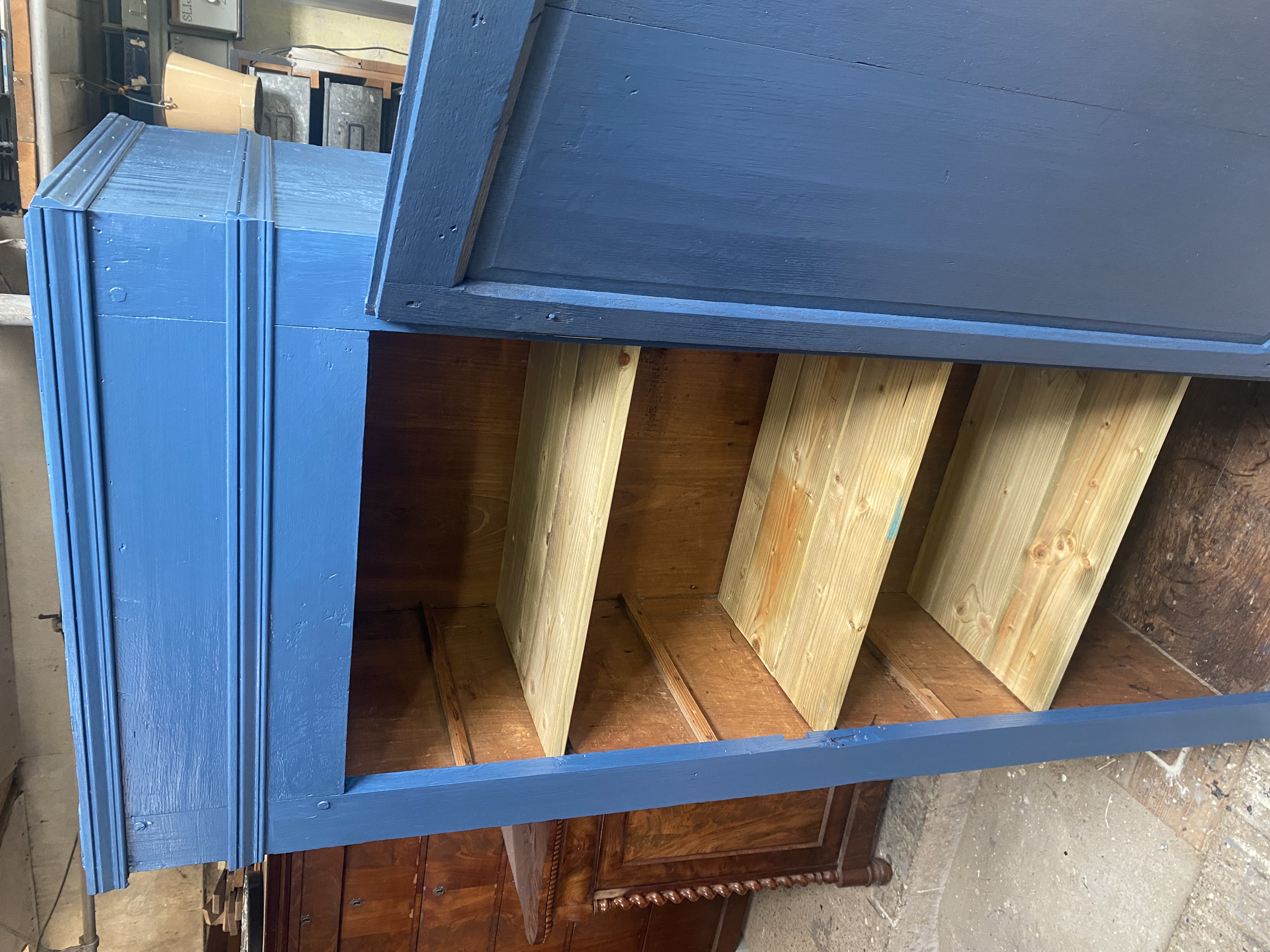 Oude Boerenblauwe eendeurskast