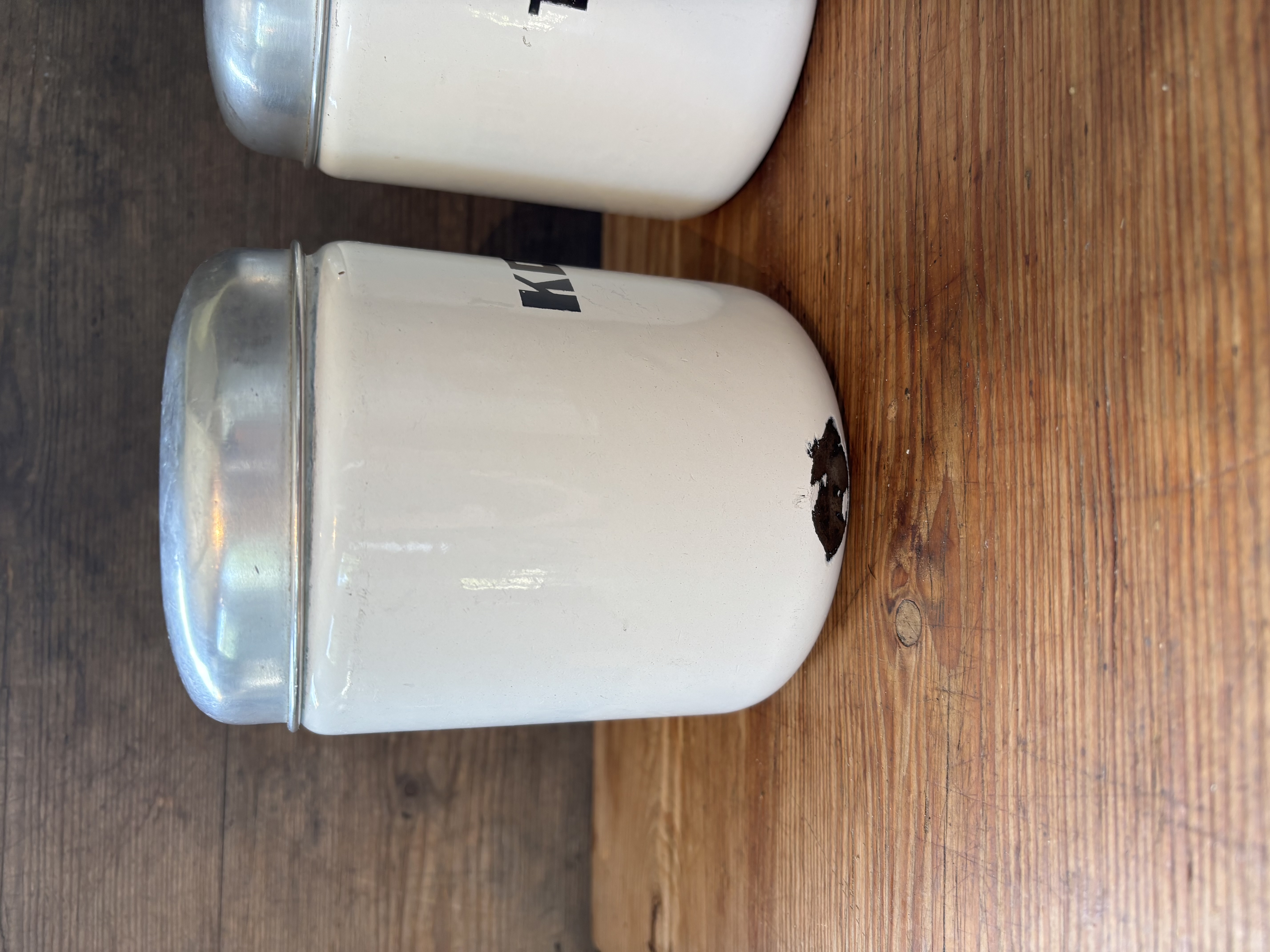 Witte koffie, thee, suiker