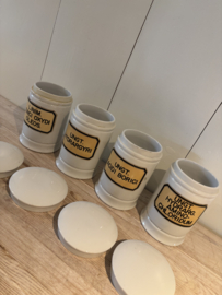 Vier apothekers potten